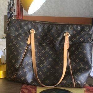 Louis Vutton carry on bag